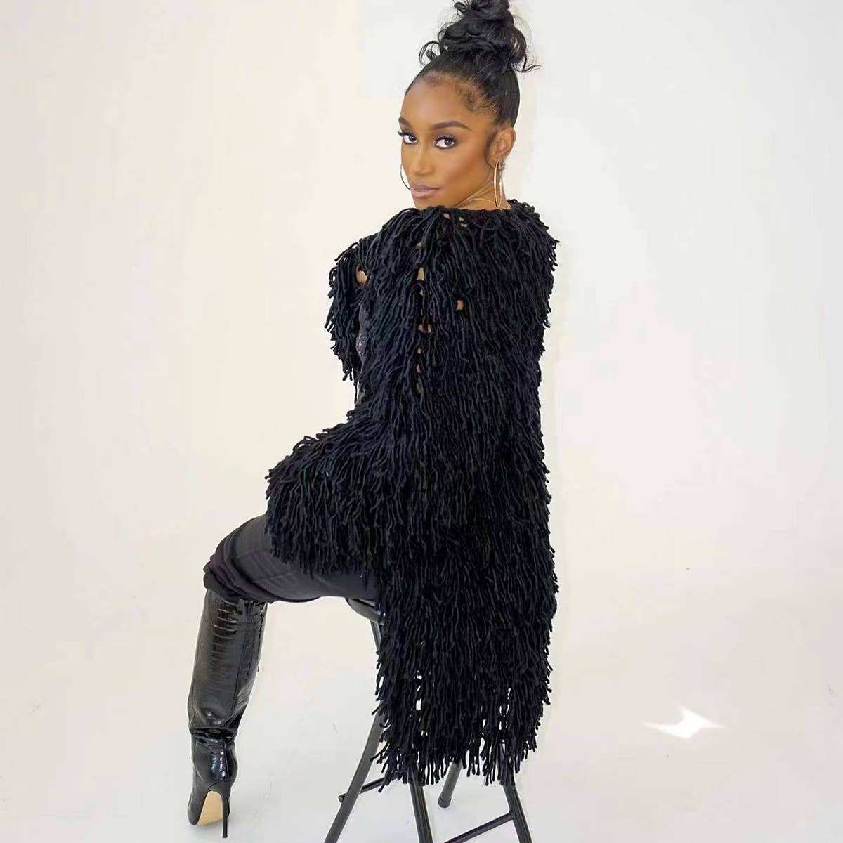 WOMEN FASHION HOLLOWED OUT TASSEL CARDIGAN