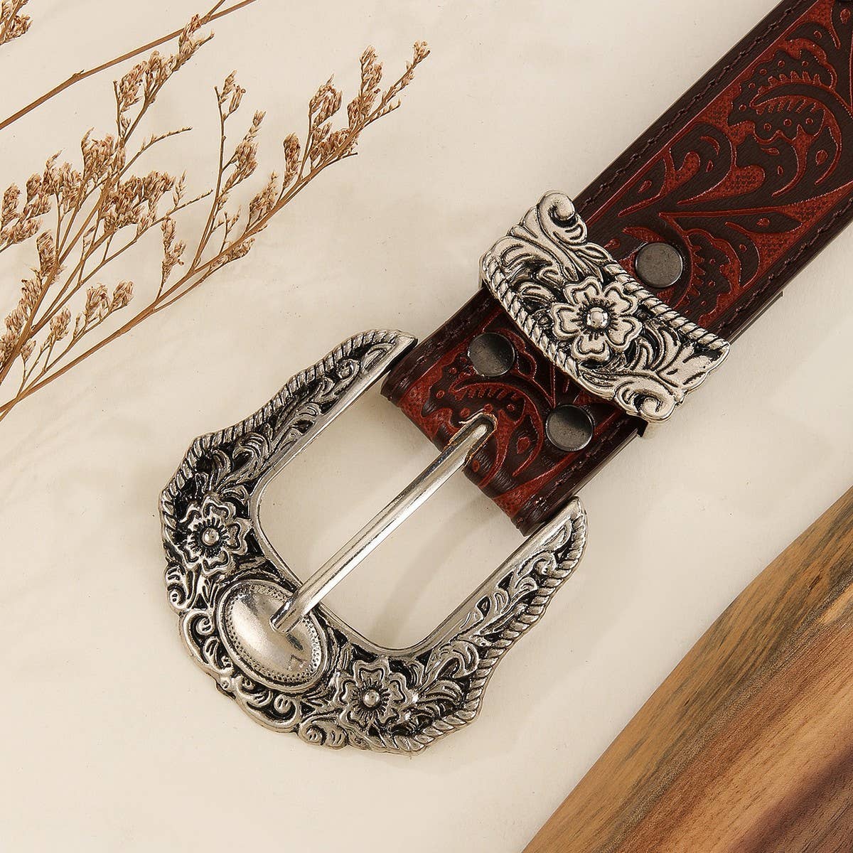 VINTAGE DISTRESSED RIVET EMBOSSED BELT