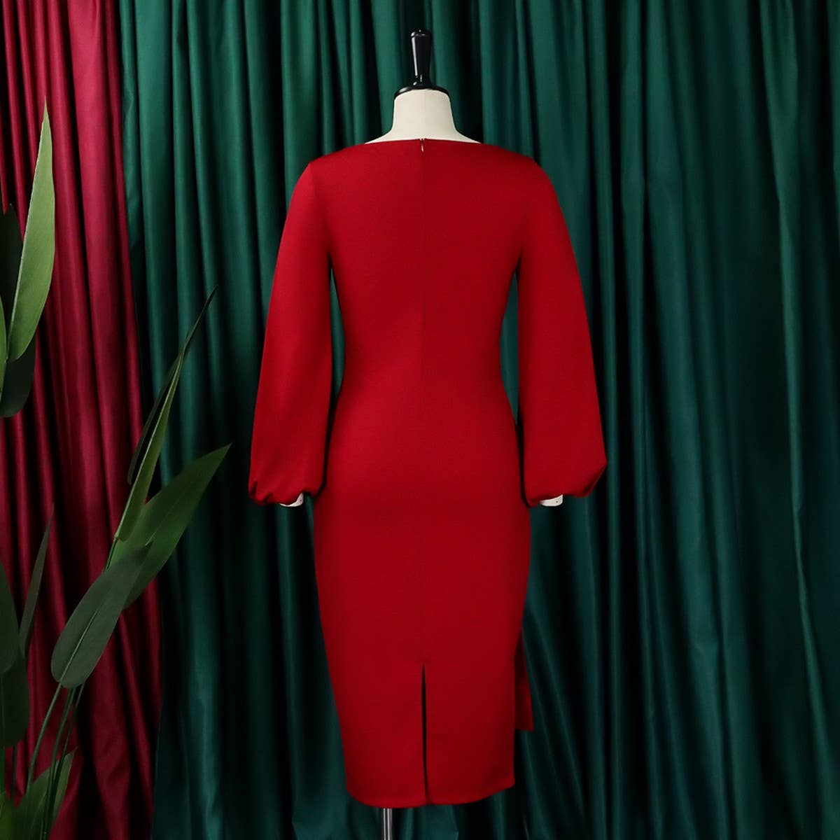 SOLID COLOR ROUND NECK HIP COMMUTER DRESS_CWDMD3699