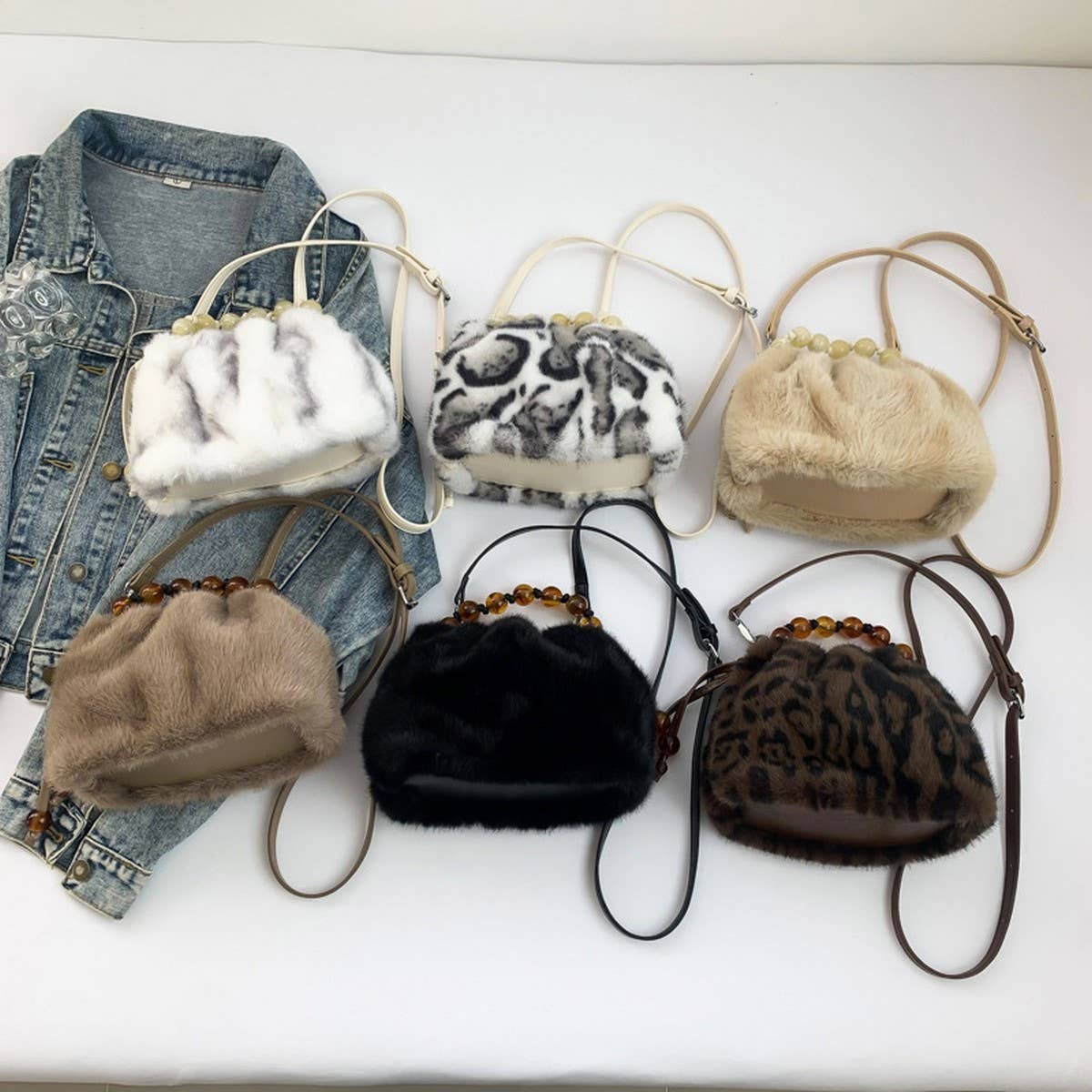 WINTER LEOPARD PRINT CROSSBODY BUCKET PLUSH BAG_CWAB4018