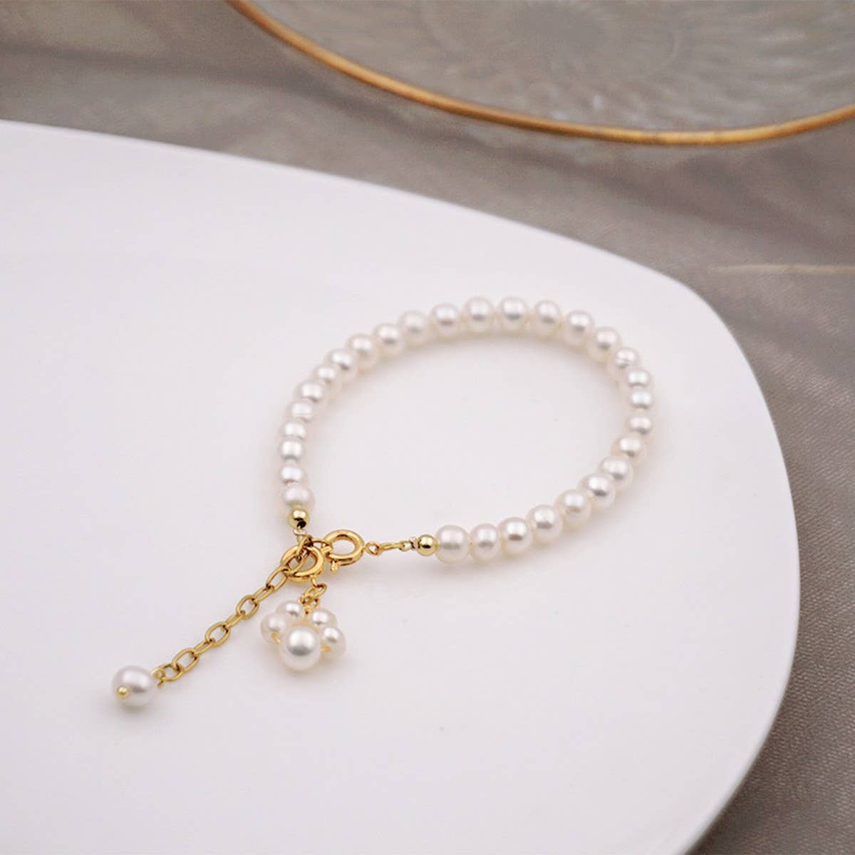 GOLD SIMPLE PEARL BRACELET