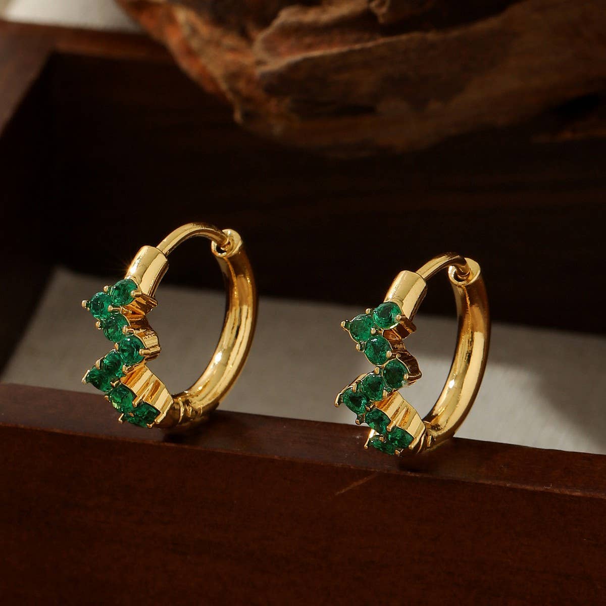 STAINLESS STEEL FLOWER EARRINGS WITH DIAMONDS_CWMM3598