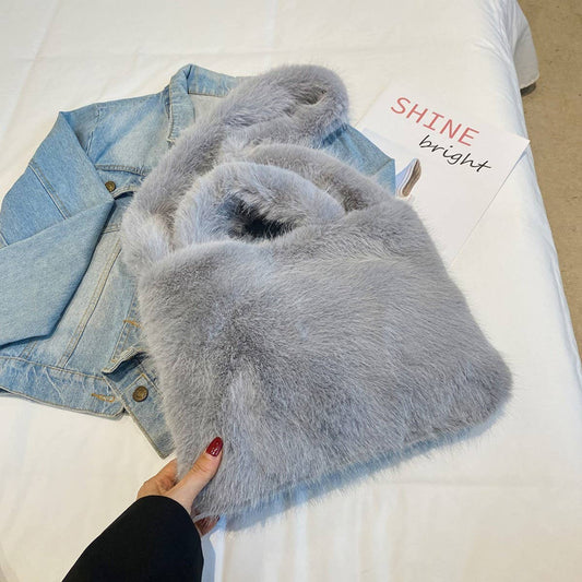 WINTER LARGE CAPACITY CROSSBODY SHOULDER PLUSH BAG_CWAB3959