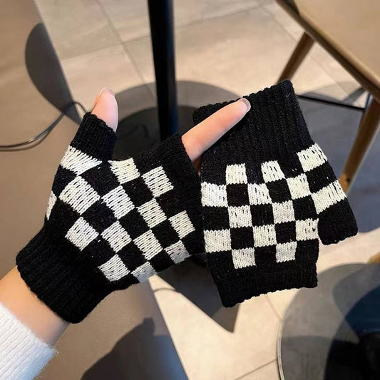 BLACK AND WHITE CHECKERBOARD HALF-FINGER GLOVES_CWAG0184