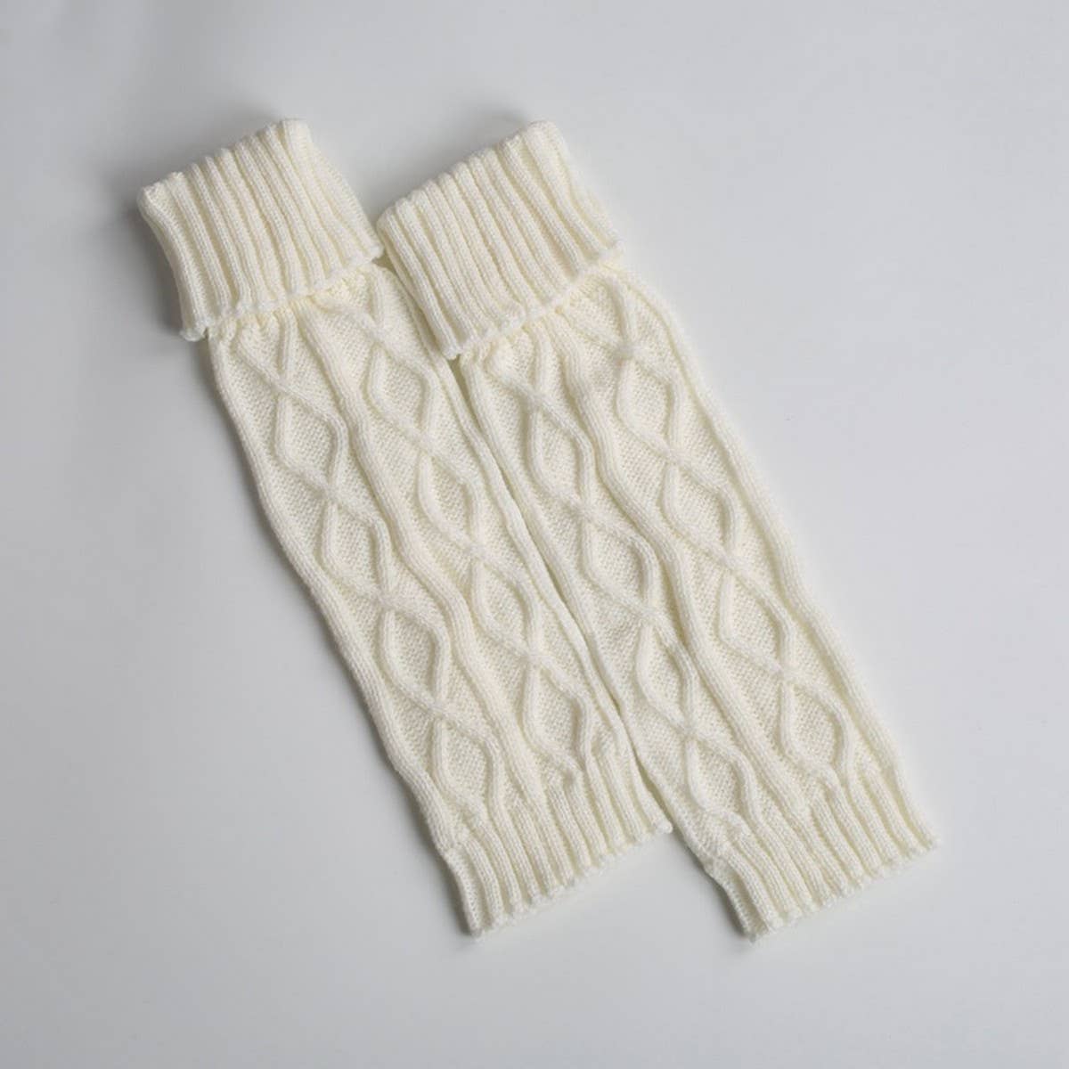 WARM MID-LENGTH DIAMOND-SHAPED SOCKS