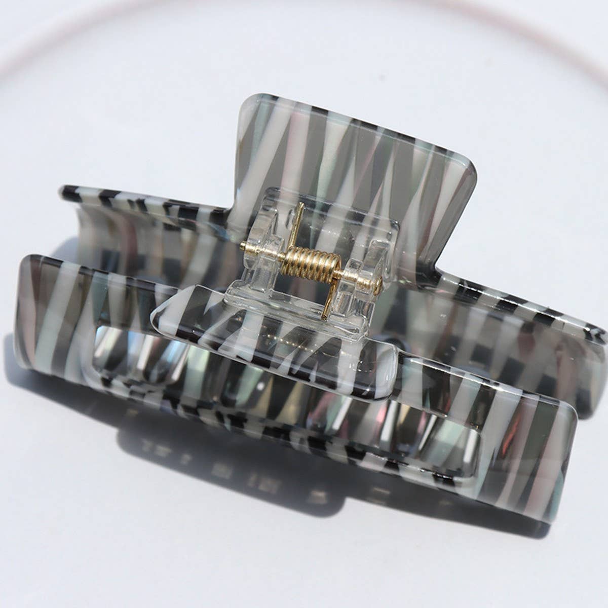 8.5CM Hollow Square Hair Claw - Retro French Style_CWAHA2627