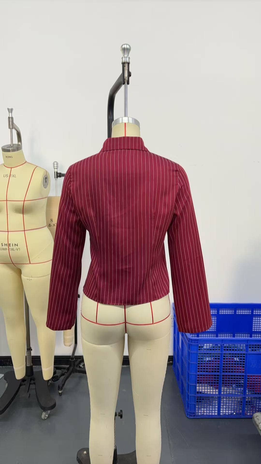 Fashionable V-neck striped long-sleeved shirt