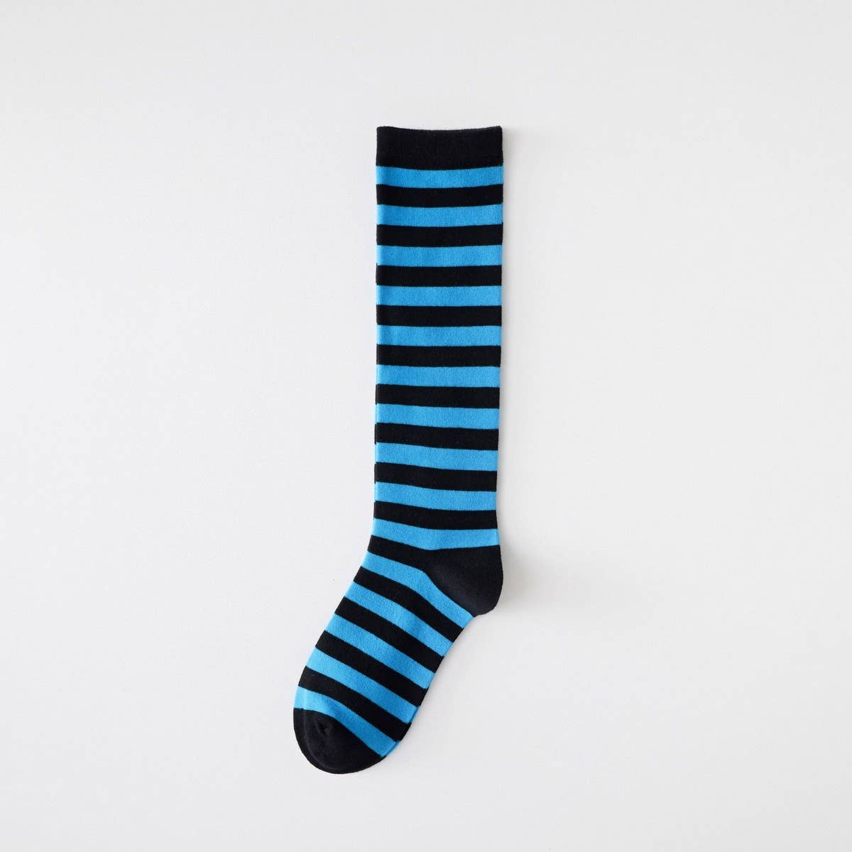 SWEET BONELESS SLIM BLACK STRIPED KNEE-HIGH SOCKS