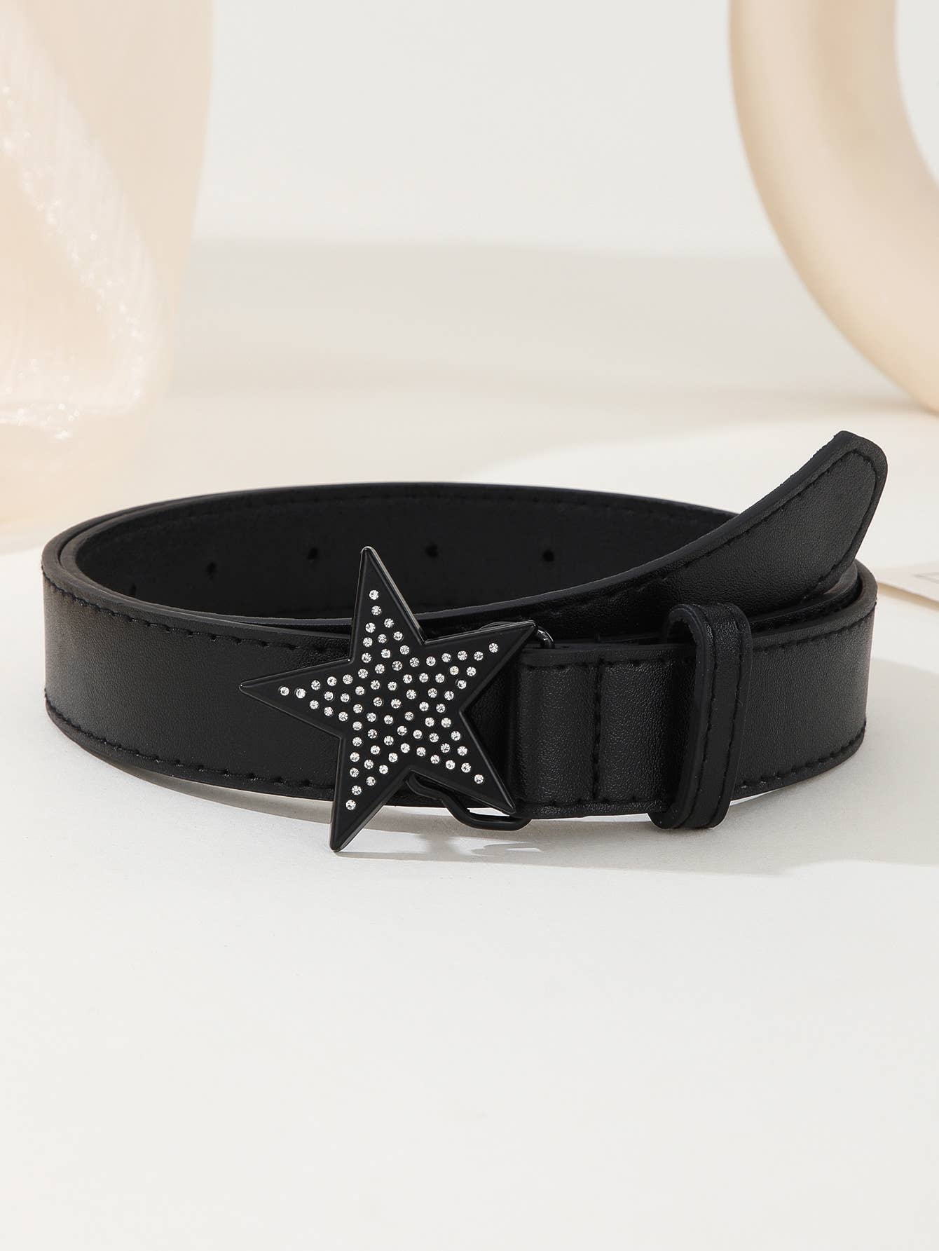 Simple and versatile star-buttoned trendy belt