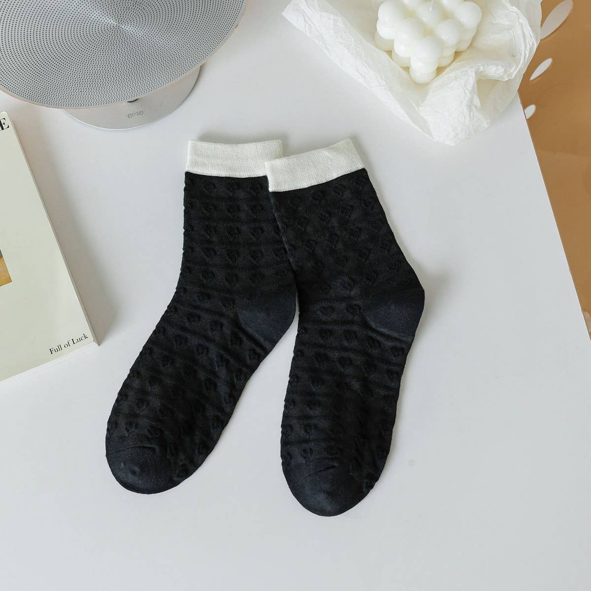 SIMPLE AND FRESH BLACK AND WHITE SOCKS FOR WOMEN