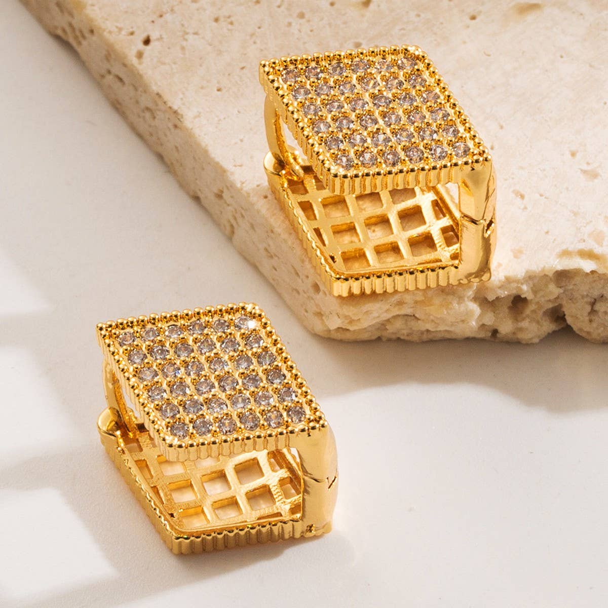 Star & Diamond CZ Hoop Earrings Dual-Sided Design_CWMM8514