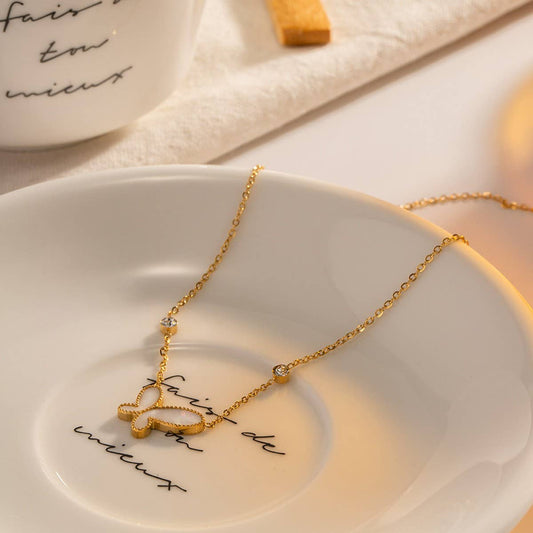 NEW BUTTERFLY DIAMOND NICHE LUXURY NECKLACE