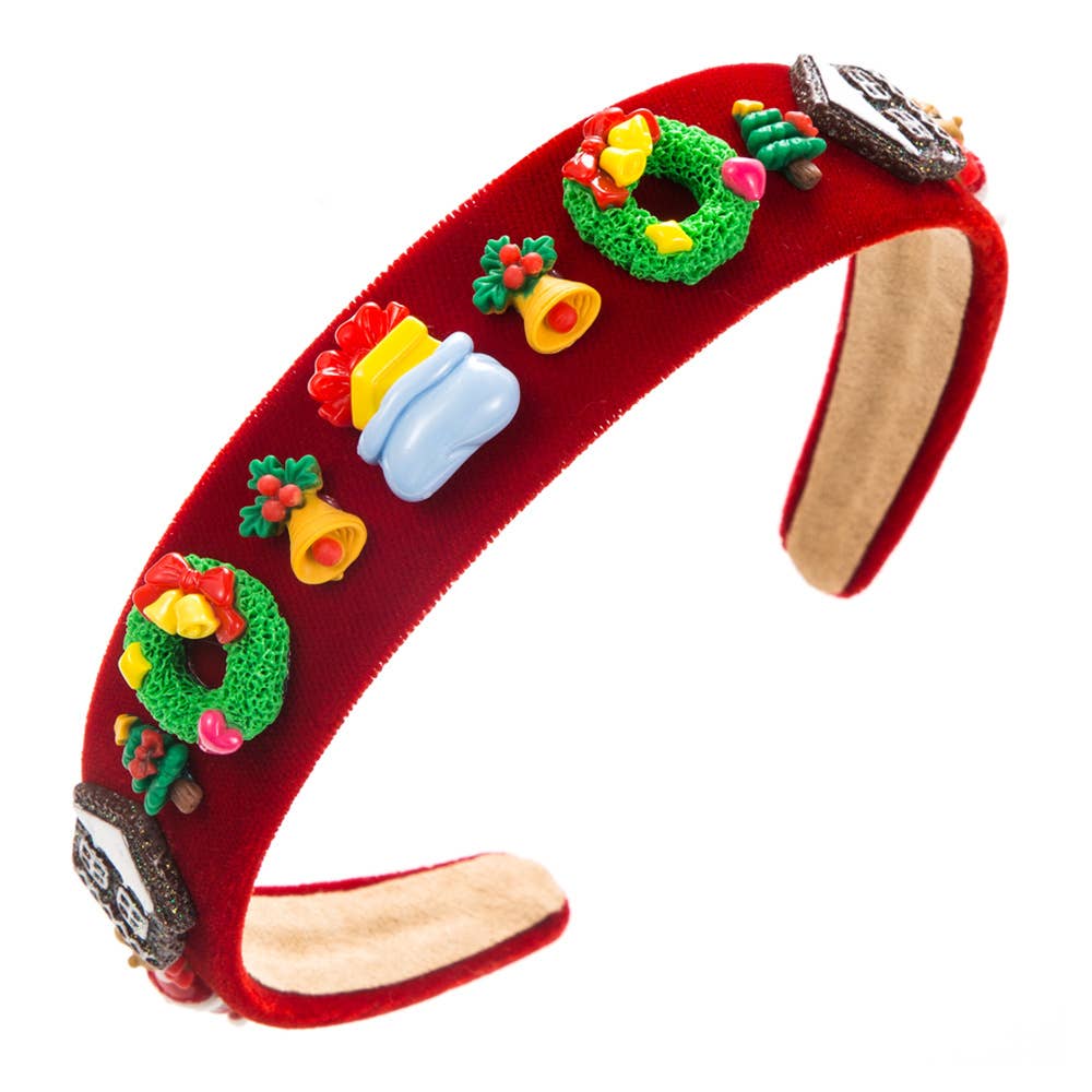 CHRISTMAS ACCESSORIES ARE SIMPLE AND VERSATILE