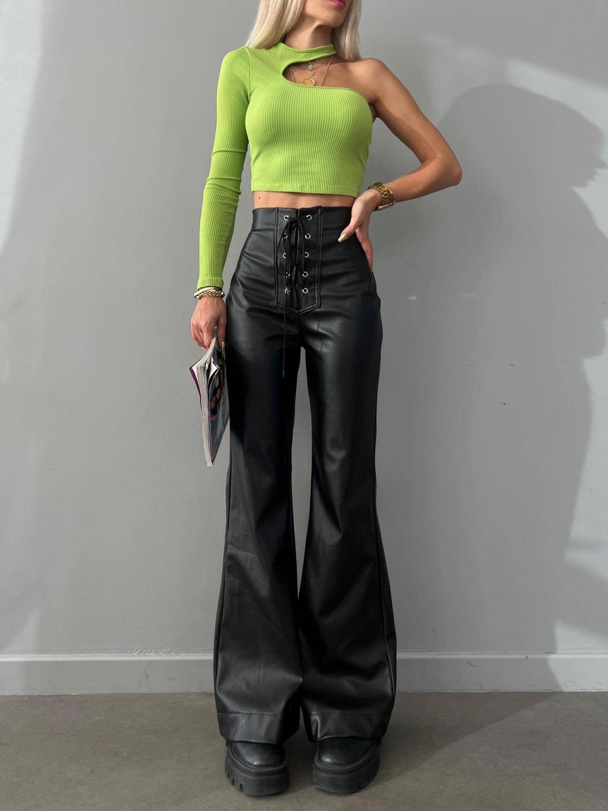 FIT HOTTIE FLARES WITH HIGH-WAISTED LEATHER PANTS