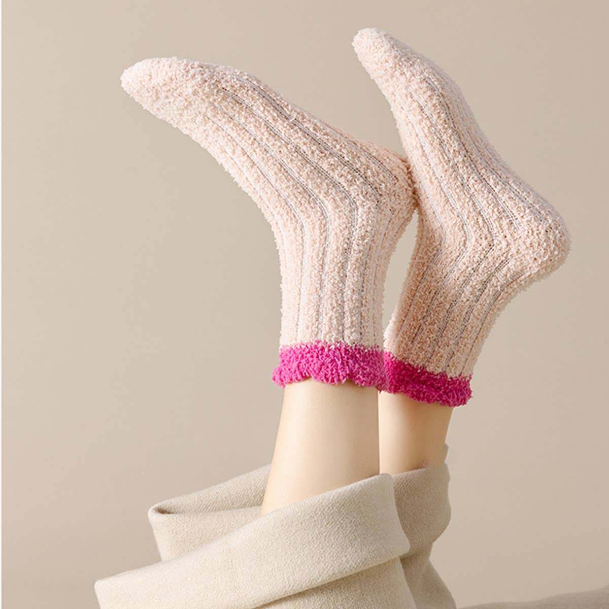 CORAL FLEECE MID-TUBE HOME SOCKS