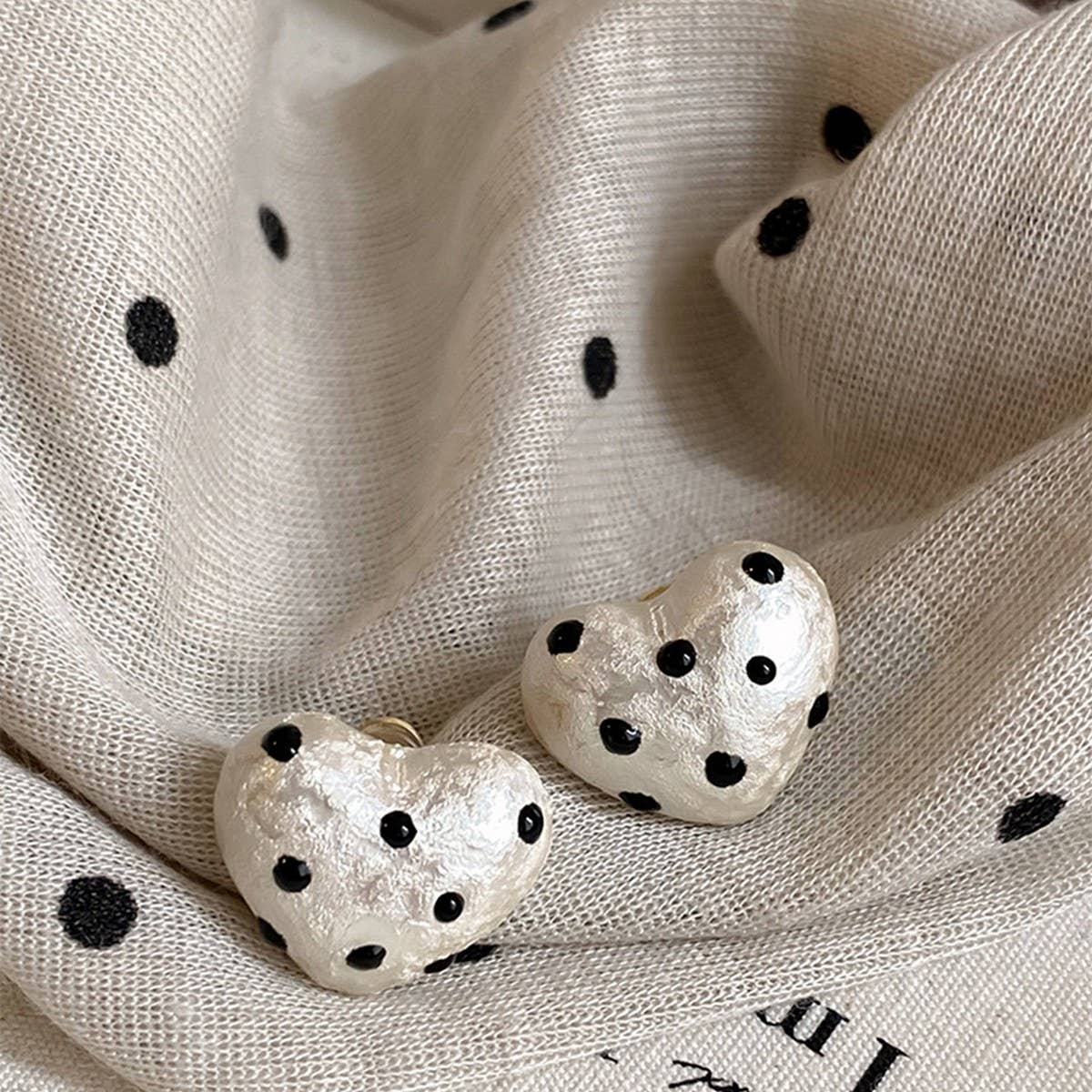 POLKA DOT HEART SIMPLE TRENDY EARRINGS_CWAJE2338
