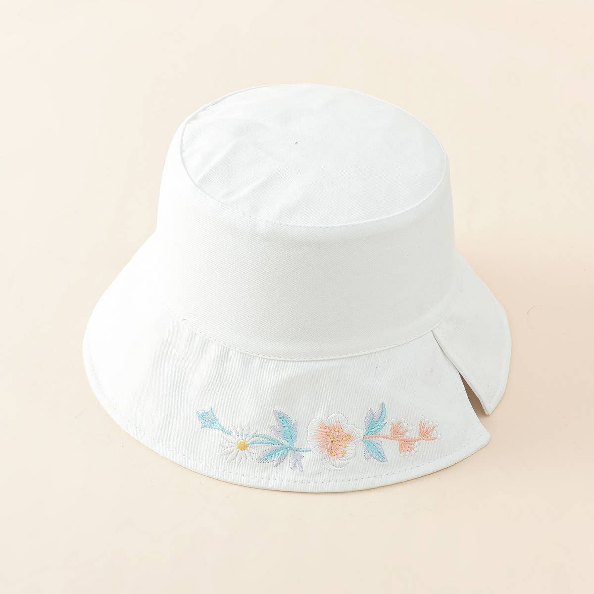 REVERSIBLE EMBROIDERED FLOWER BUCKET HAT_CWAH1411