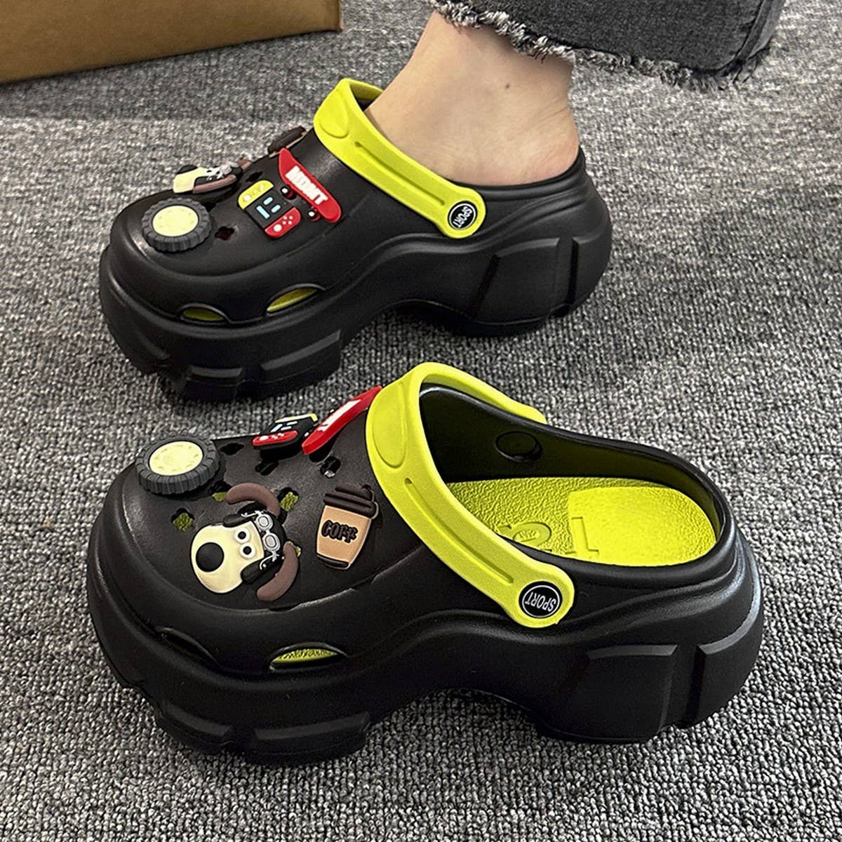 CASUAL CUTE AIRPLANE DUAL-PURPOSE HOLE SANDALS_CWSHS0815