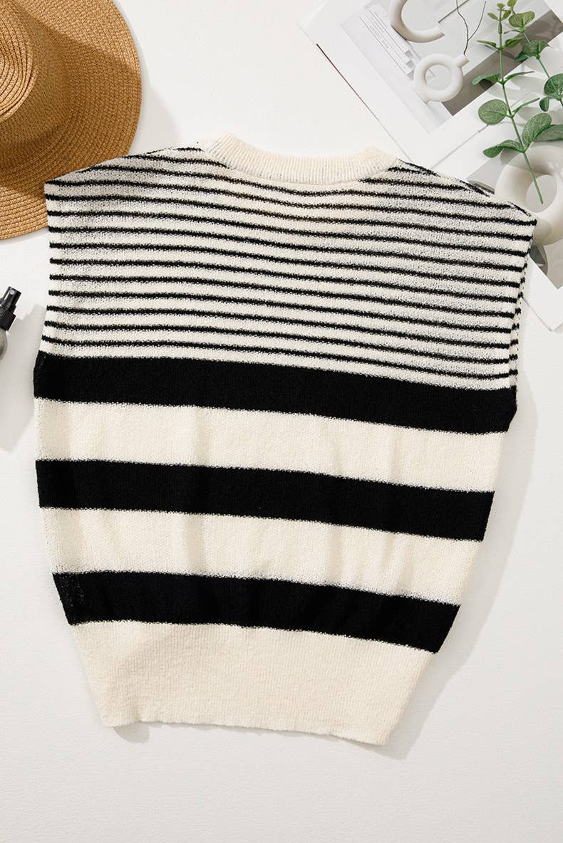 Striped crew-neck sweater vest color matching