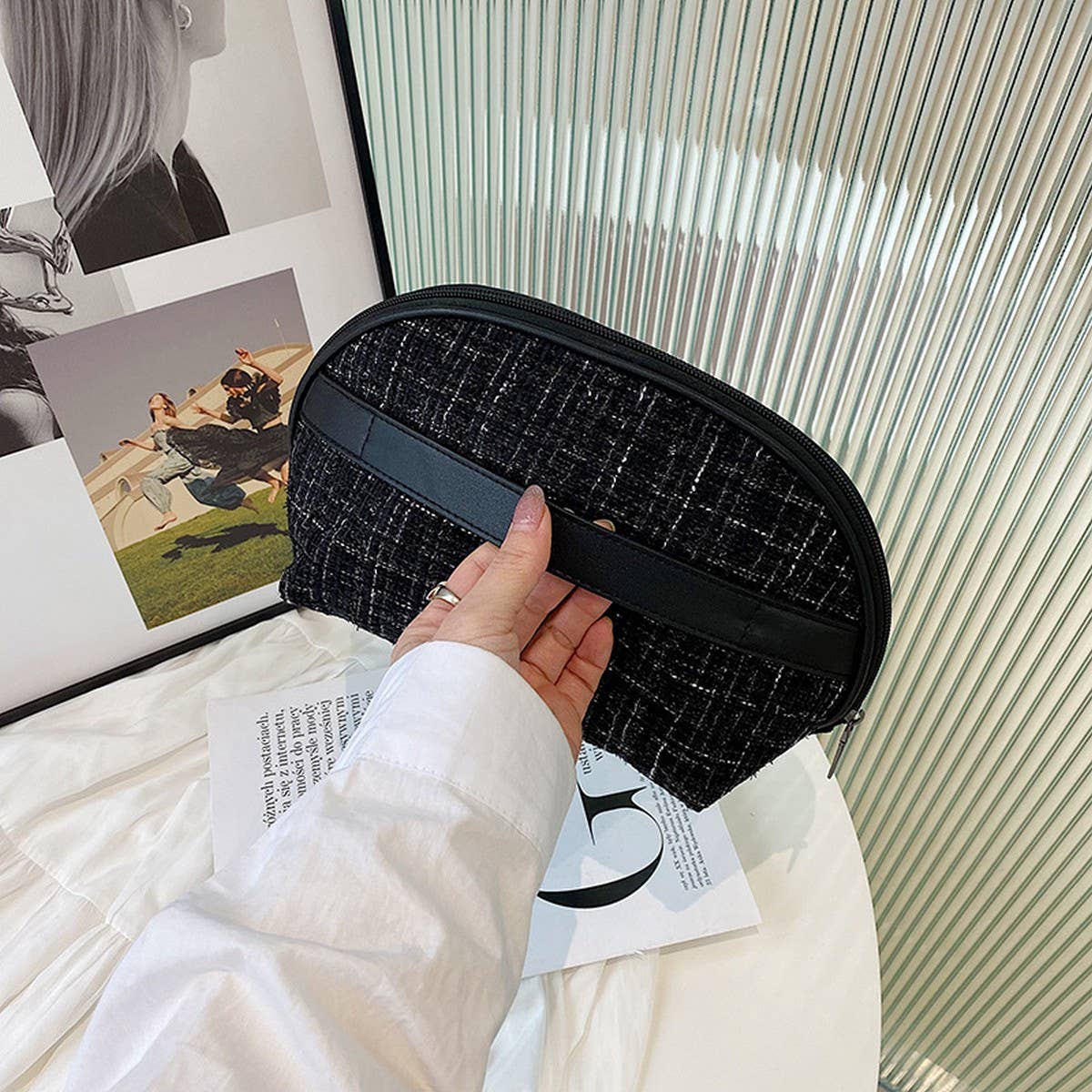 SEMI-CIRCULAR PORTABLE TRAVEL COSMETIC BAG_CWAB4393