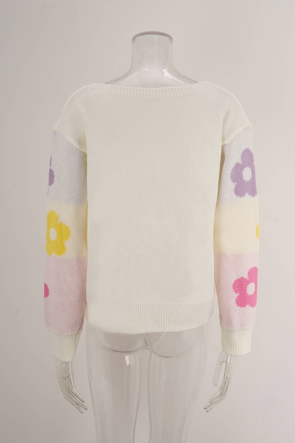 KNIT SWEATER WITH FLORAL SLEEVES AND A LINE NECK