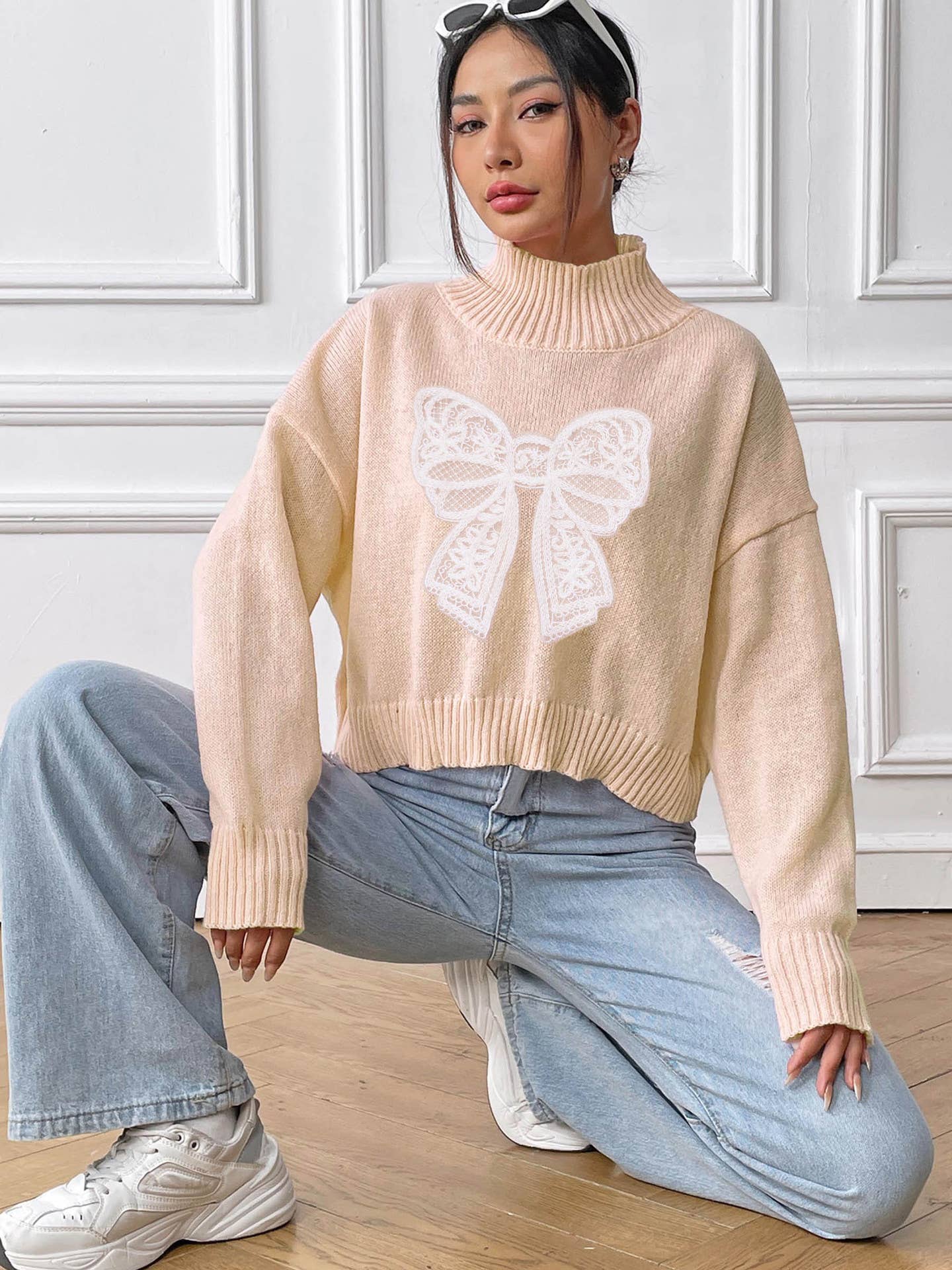EMBROIDERED BOW PATCHWORK TURTLENECK SWEATER