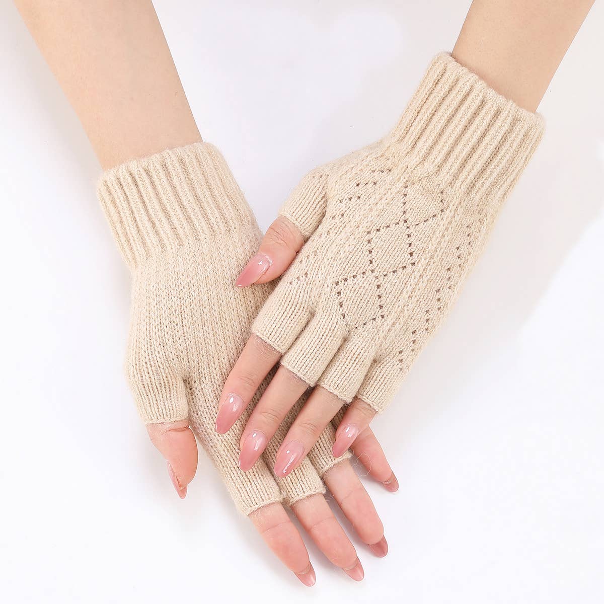 DIAMOND-SHAPED HOLLOW FINGERLESS GLOVES_CWAG0103