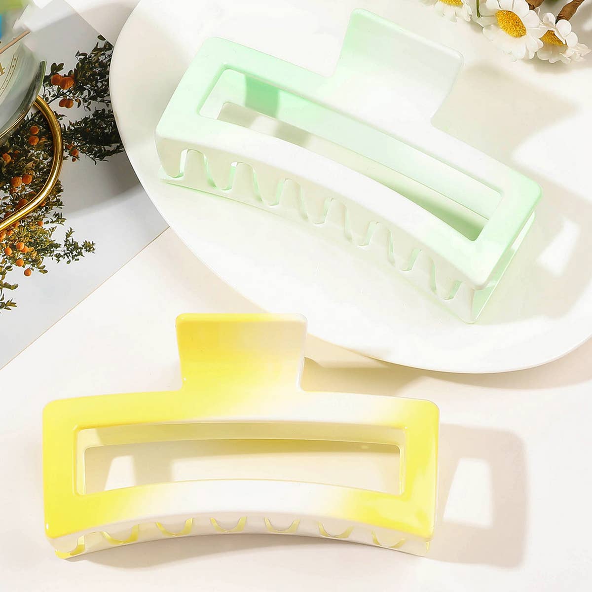 Gradient Cream Hair Claw XL Ponytail Shark Clip_CWAHA1645