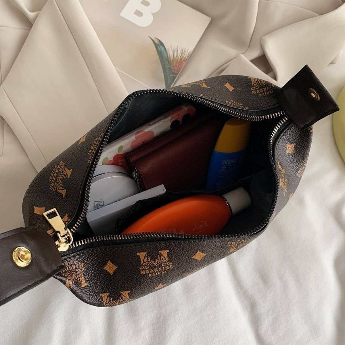 NEW ARRIVAL HIGH-END FASHION PORTABLE COSMETIC BAG_CWAB4389