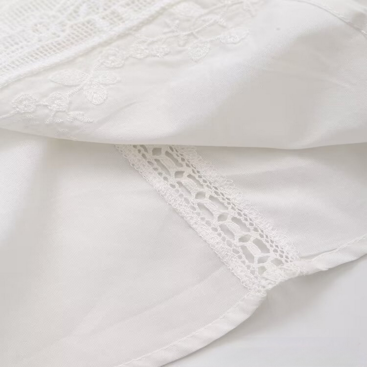 Bow Embroidered Top ??French Casual Style_CWTHT0235