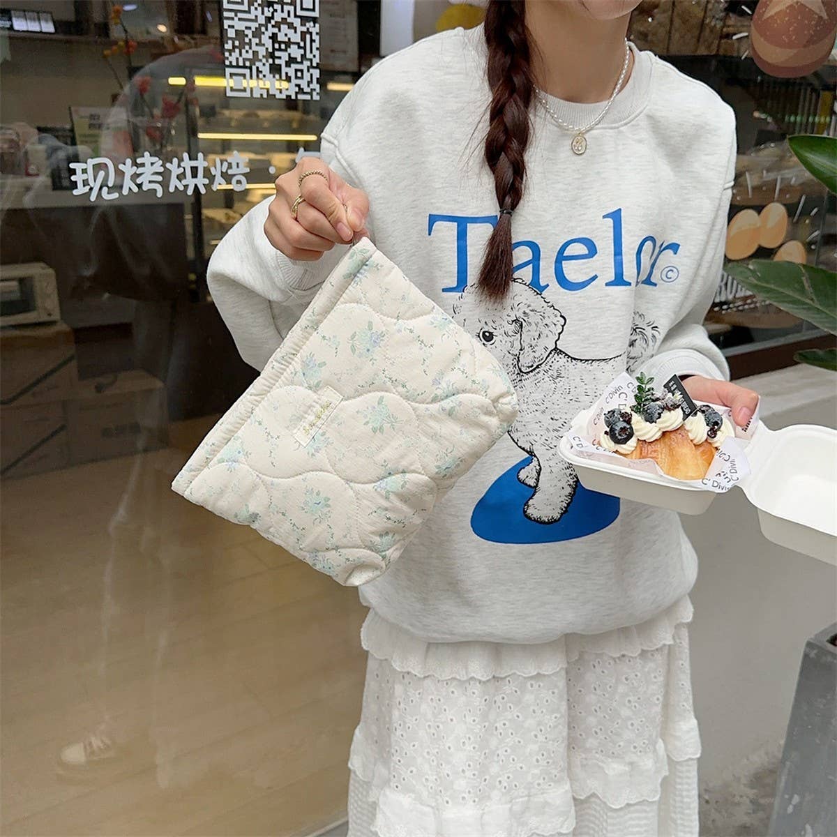 CWAB5816_CARTOON FLOWER BEAR QUILTED LINED CLUTCH