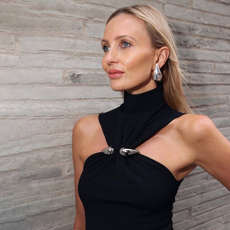 Solid-color crop top with a slim neckline