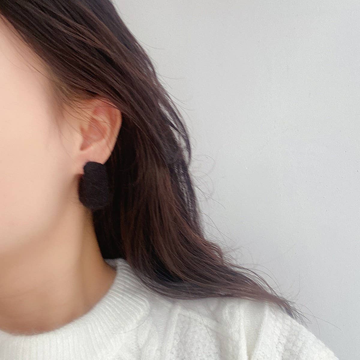 SOLID COLOR SQUARE PLUSH VERSATILE EARRINGS_CWAJE2192