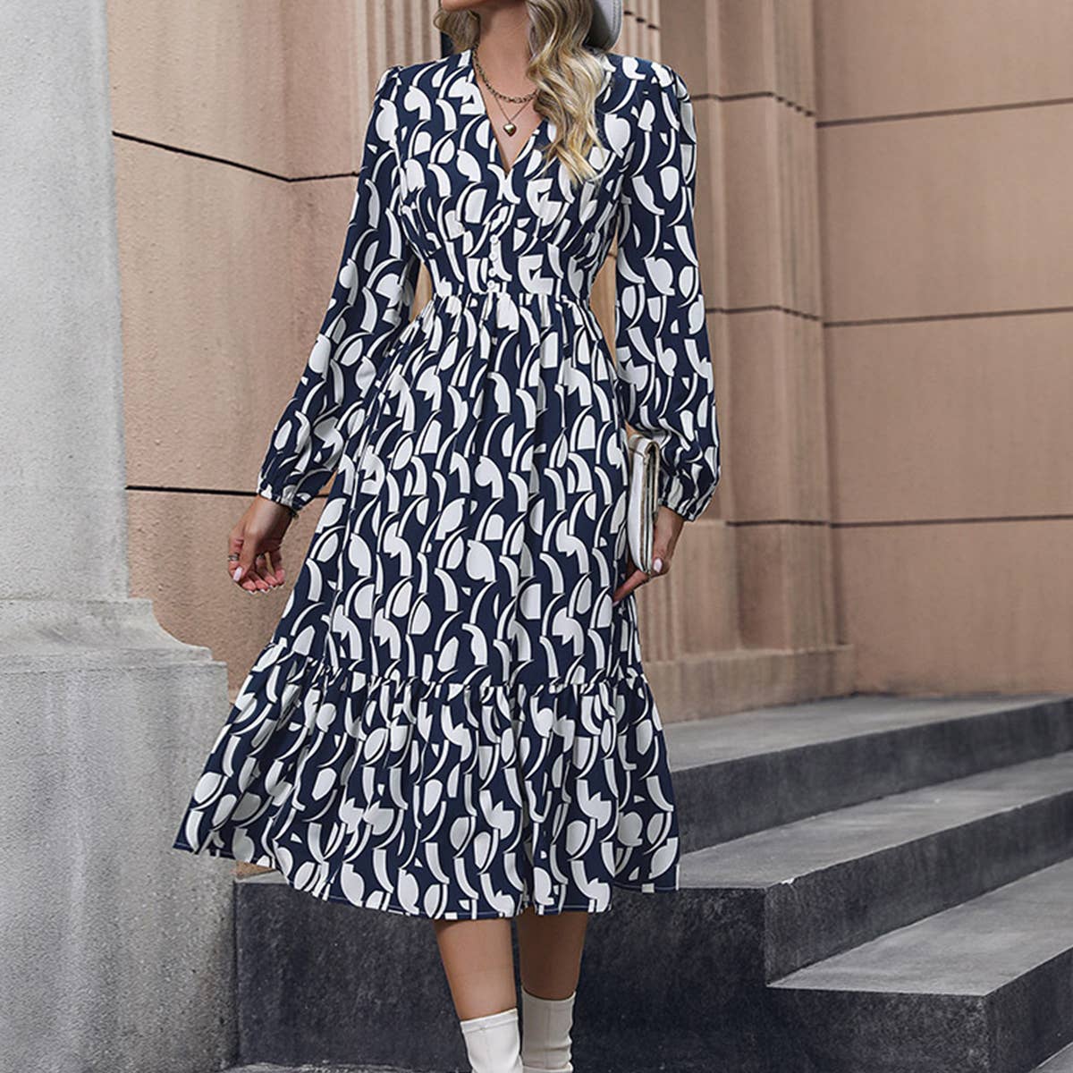 Long-sleeved V-neck printed dress