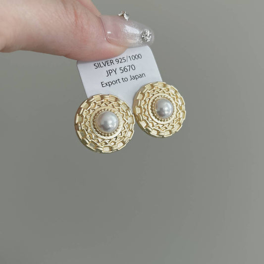 FASHIONABLE DISC PEARL EARRINGS