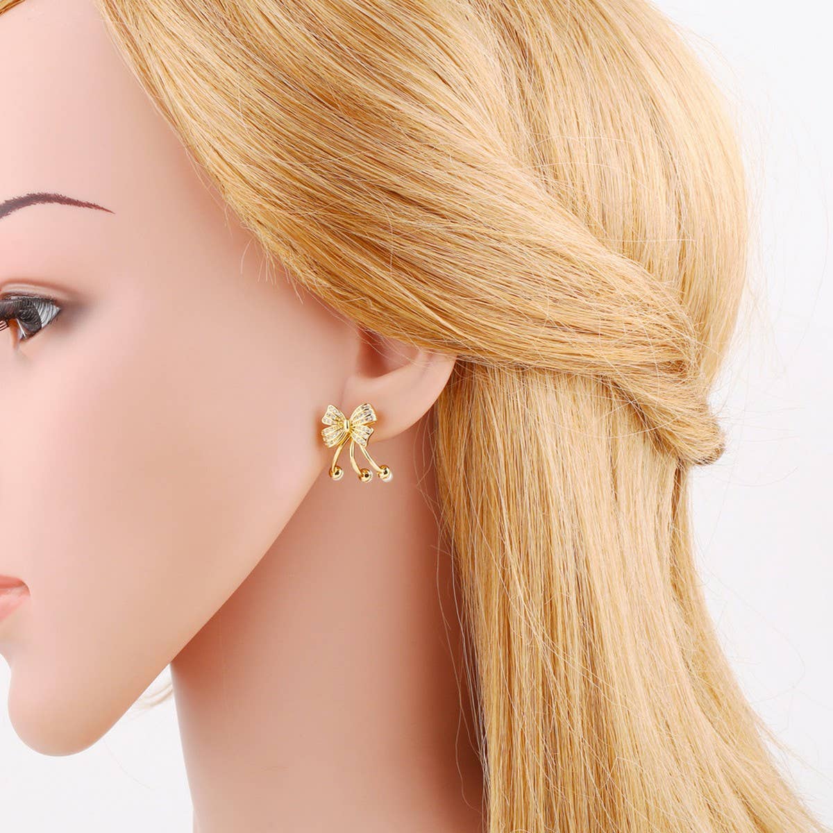 MINIMALIST PEARL BOW EARRINGS