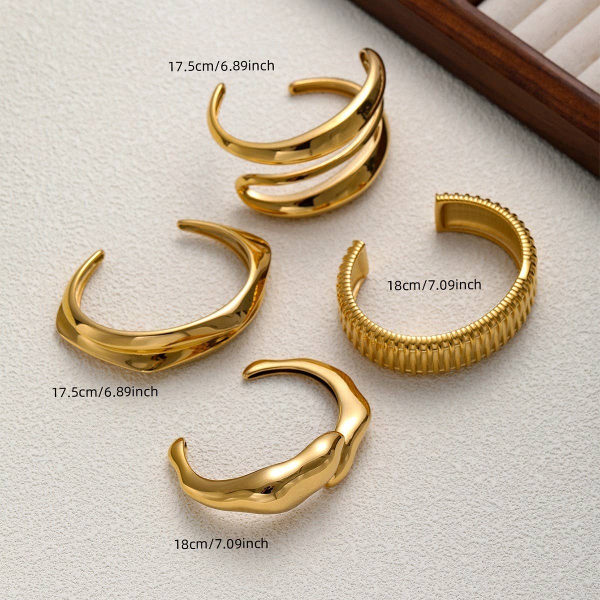 TITANIUM STEEL C OPEN ROUND WIDE SMOOTH BRACELET