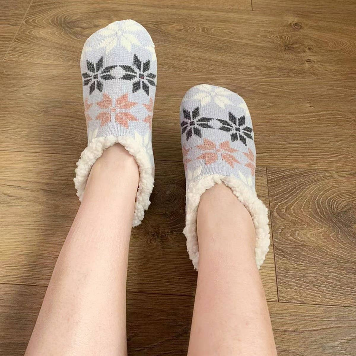 WINTER SNOWFLAKE SOFT-SOLED SOCKS SLIPPERS
