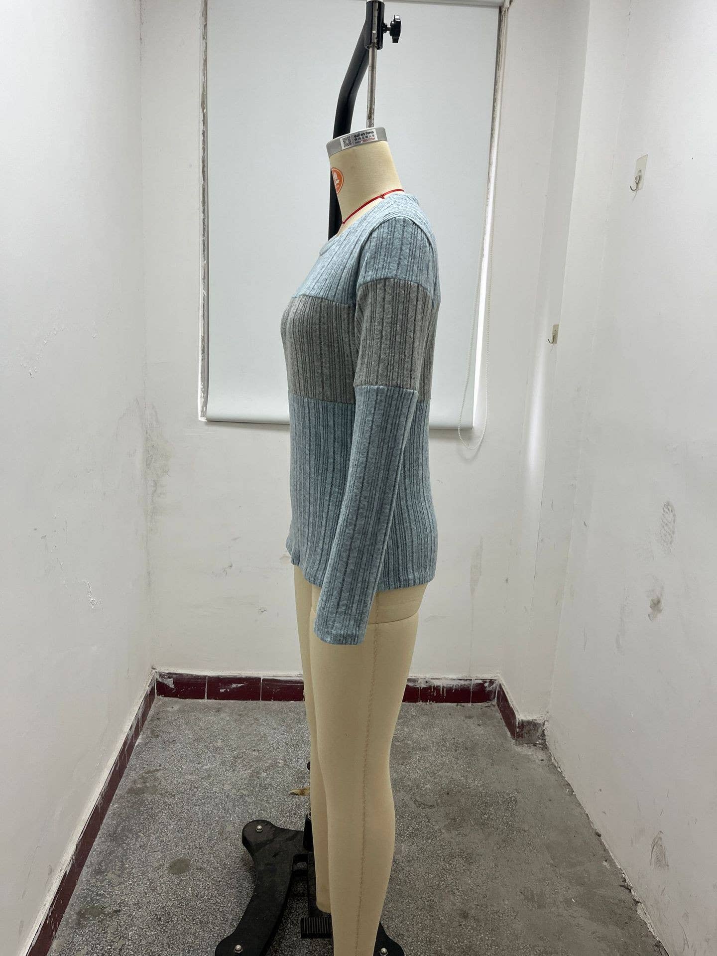 SPLICED CREW NECK LONG SLEEVE TOP T-SHIRT