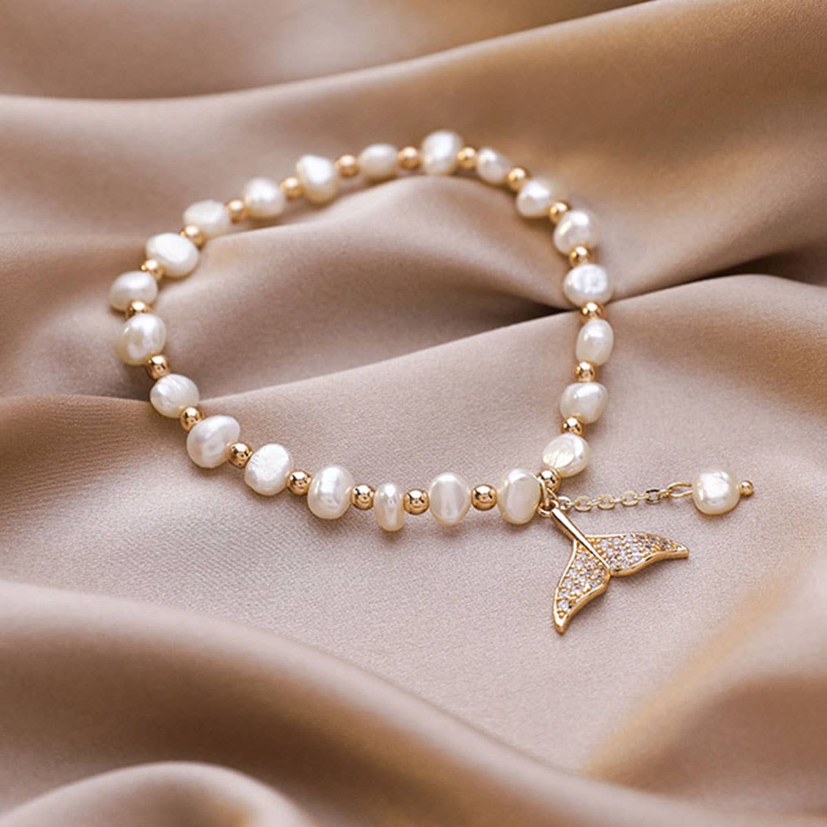 Simple sweet and round freshwater pearl bracelet