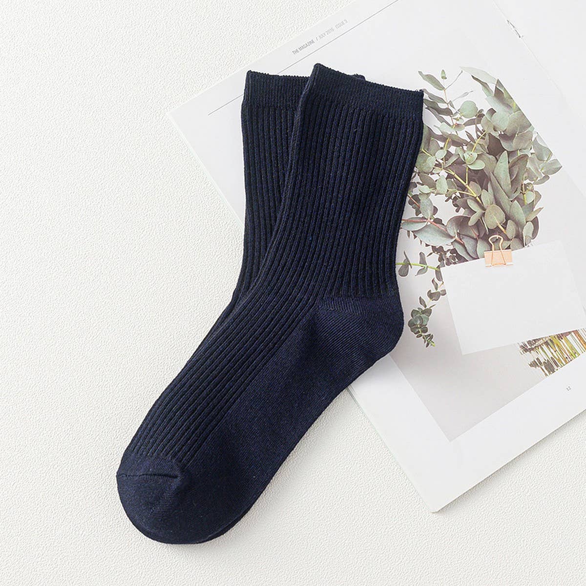 AUTUMN AND WINTER VERTICAL STRIPED CASUAL SOCKS_CWMS0981
