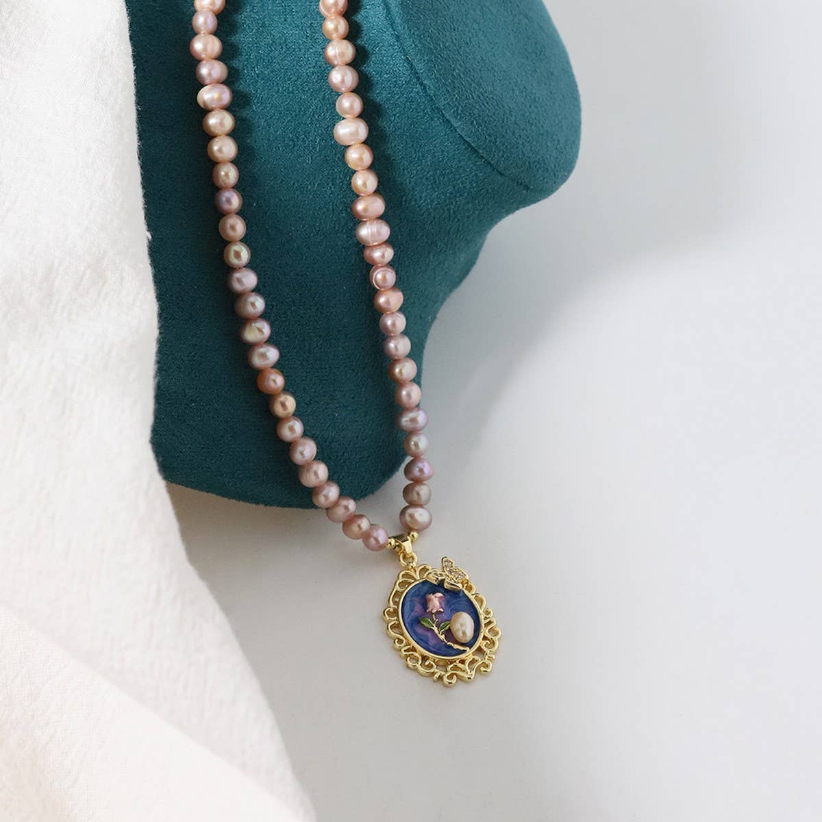 VINTAGE NATURAL FRESHWATER PEARL NECKLACE