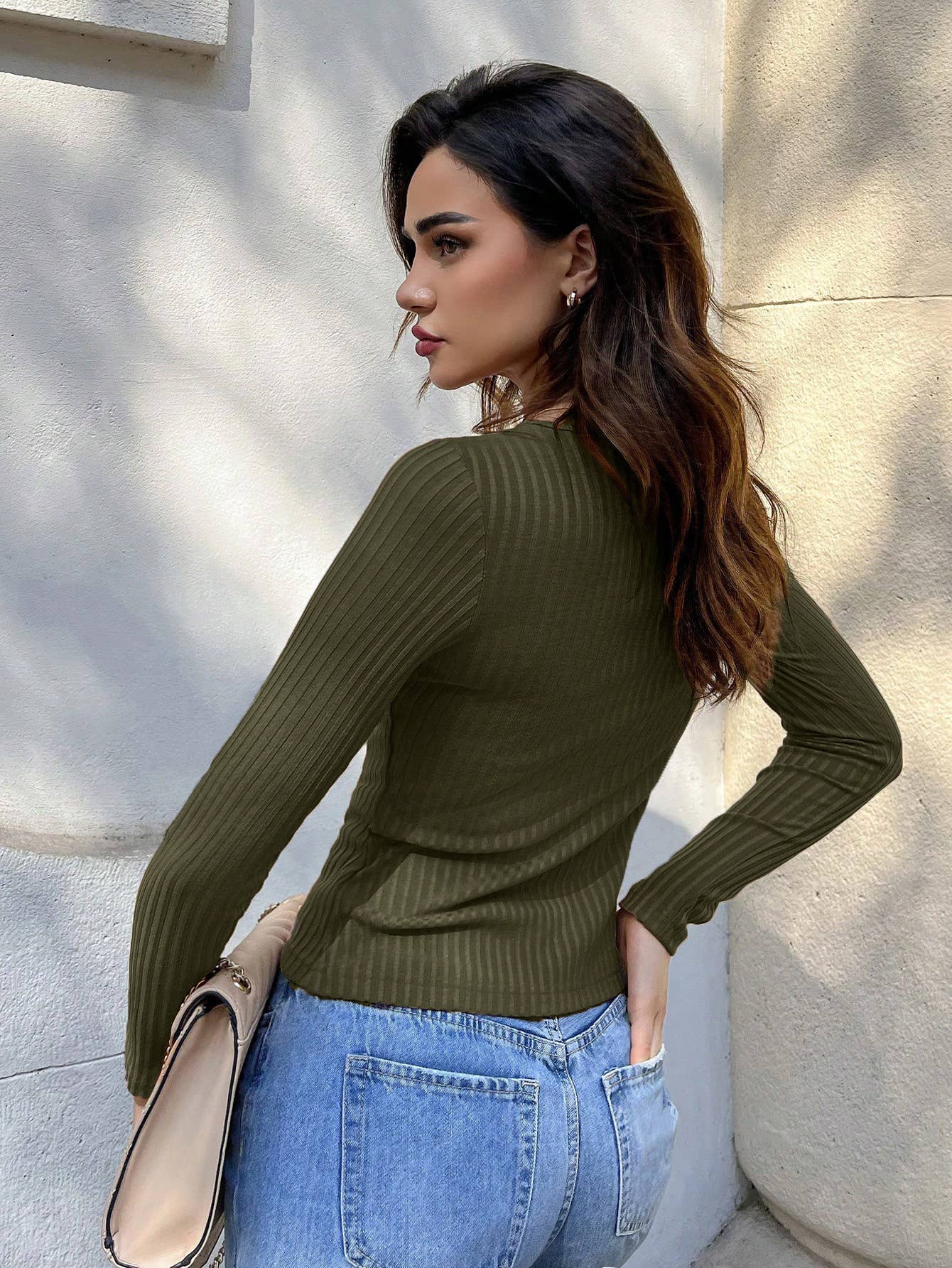 INSIDE WITH A SLIM-FIT DESIGN HOLLOW-OUT KNIT