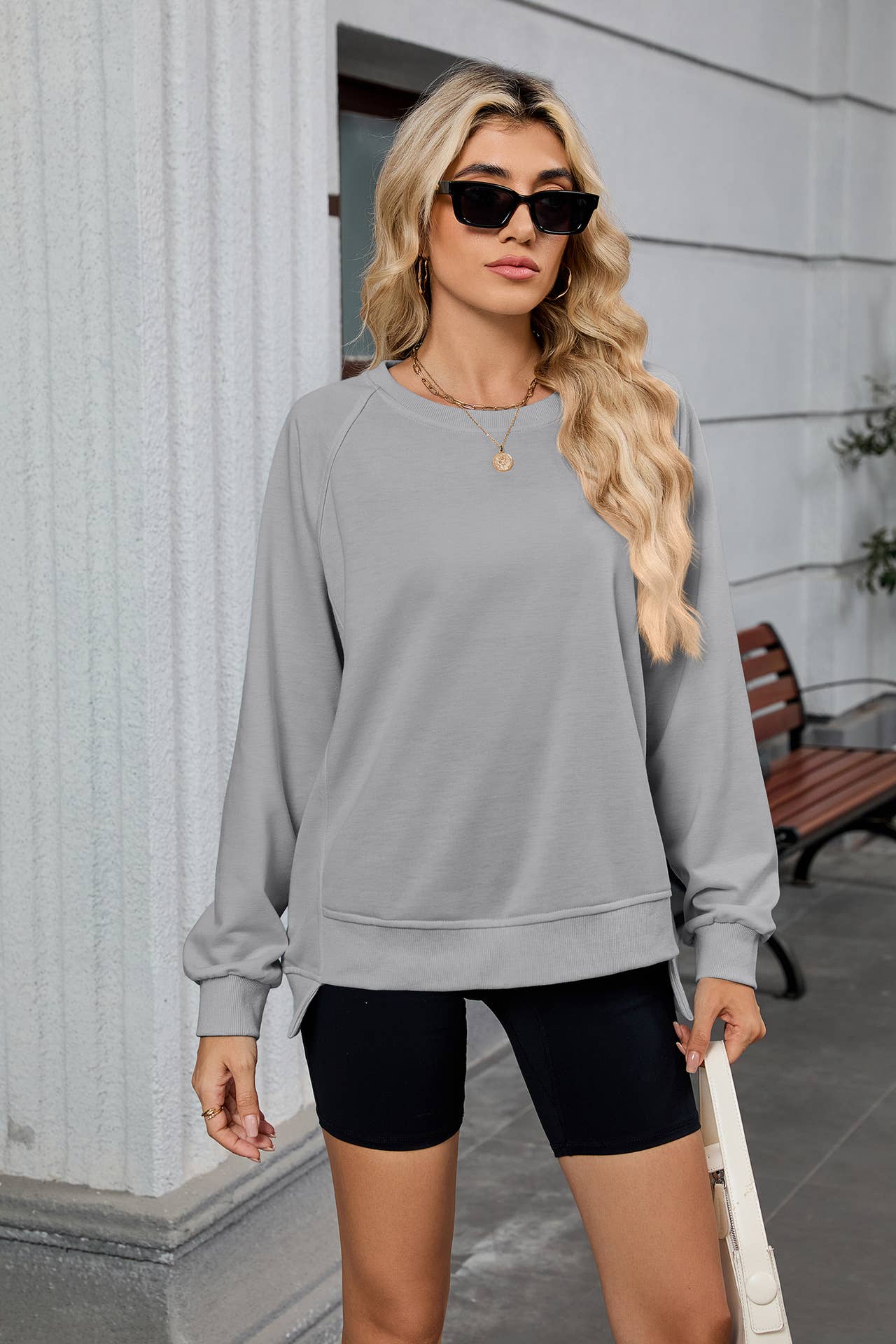 Solid-color round-neck long-sleeved sweatshirt