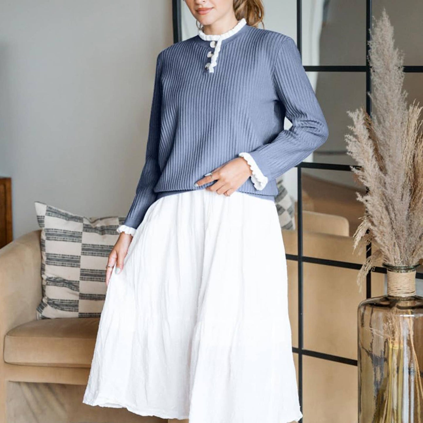 ROUND NECK WOODEN EAR NECK WOMEN'S KNITTED TOP