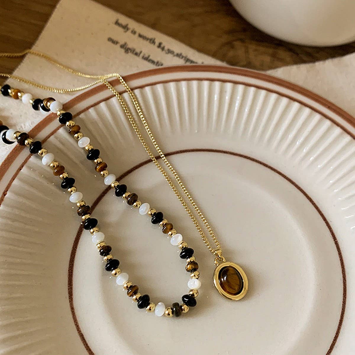 AUTUMN AND WINTER RETRO FASHION HIGH-END NECKLACE_CWAJE2366