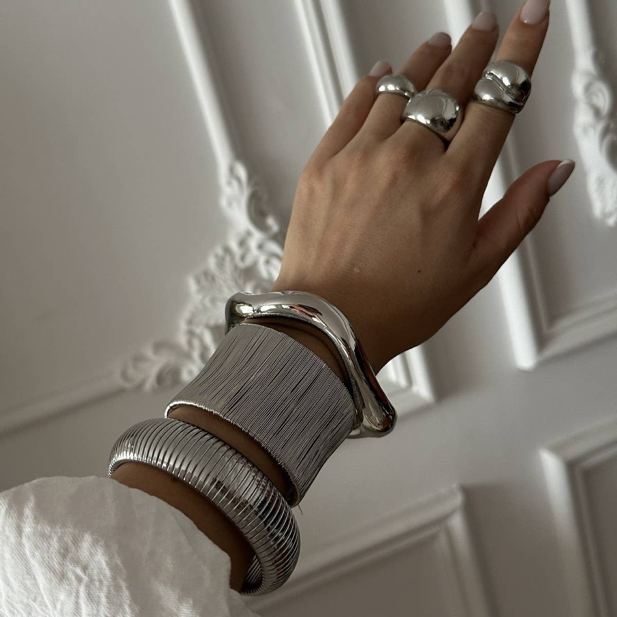 DESIGN HOLLOW FASHION PERSONALITY BRACELET