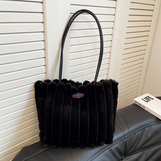 WINTER LEISURE SHOULDERBAG LARGE CAPACITY PLUSH BAG_CWAB3966