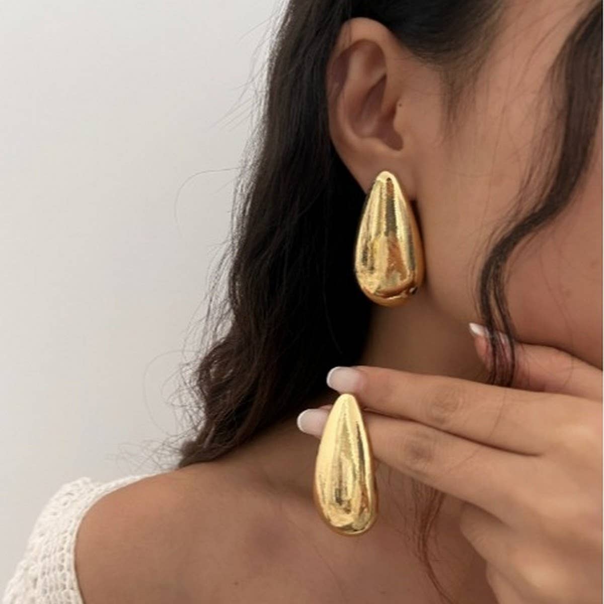 HIGH-GRADE STAINLESS STEEL WATER DROP EARRINGS