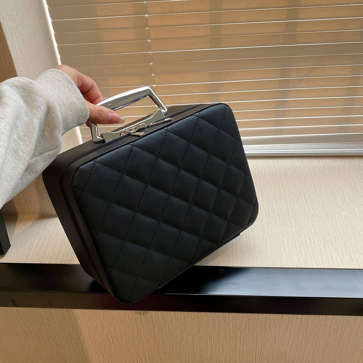 NEW FASHION EMBROIDERY DIAMOND COSMETIC BAG_CWAB4494